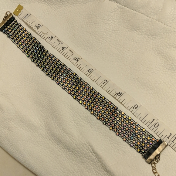 Choaker - Picture 4 of 6